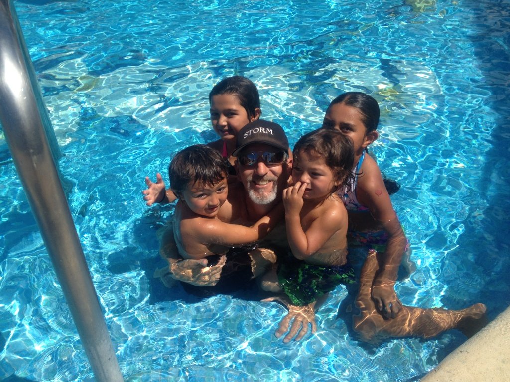 Image of Tim Chapman with his kids